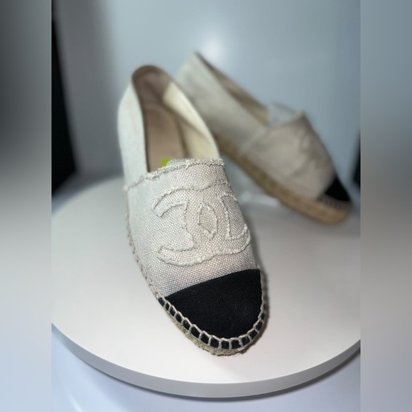 Chanel CC Espadrilles. Size 40. Made in Spain. Beige  and black. - Picture 1 of 16